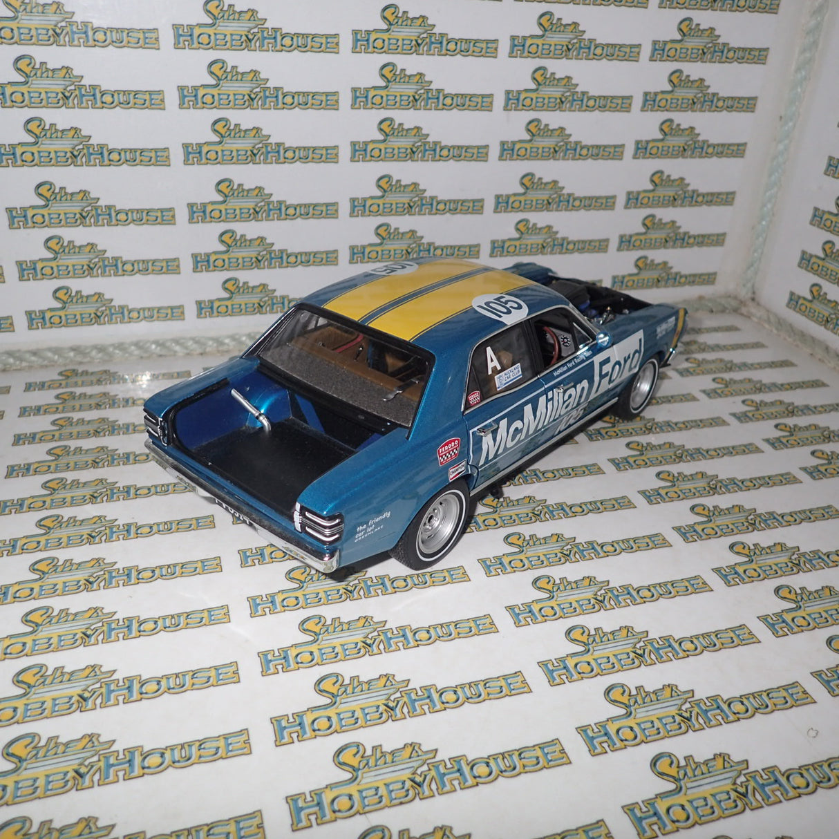 Biante Autoart 87216 - 1/18 Scale 1972 Ford XY Falcon GTHO Phase III Castrol GTX New Zealand Production Car Champion Winner #105 - Jim Richards