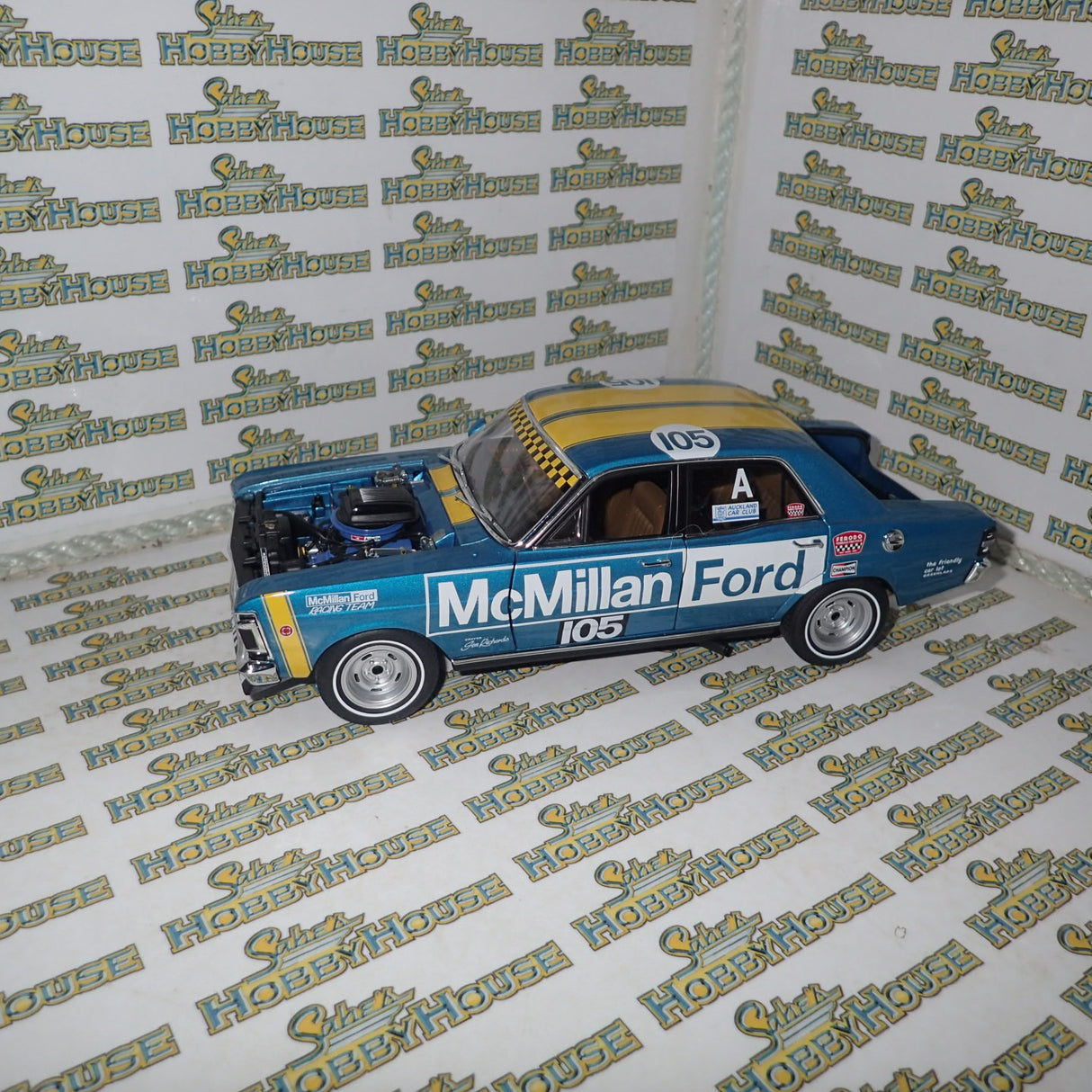 Biante Autoart 87216 - 1/18 Scale 1972 Ford XY Falcon GTHO Phase III Castrol GTX New Zealand Production Car Champion Winner #105 - Jim Richards