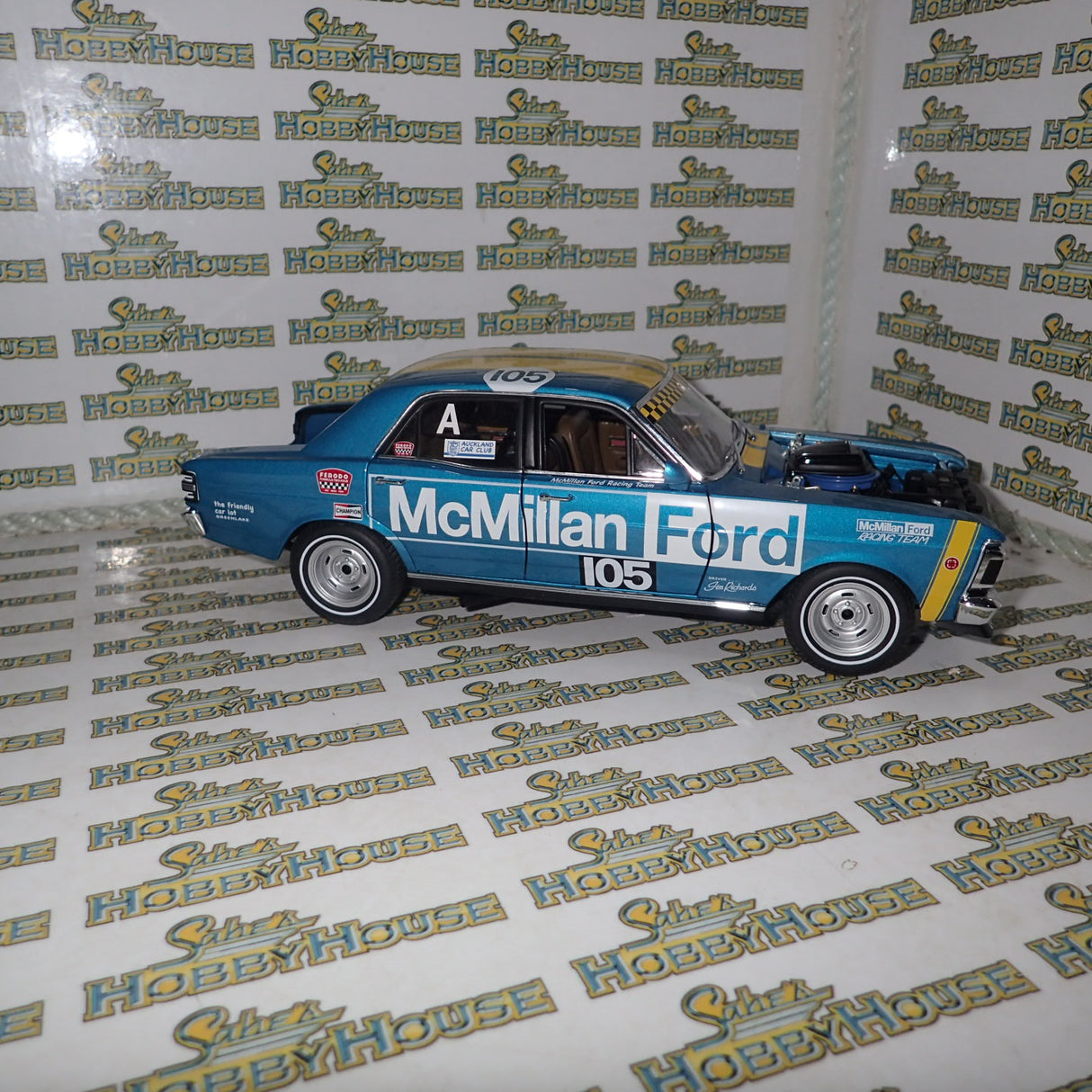 Biante Autoart 87216 - 1/18 Scale 1972 Ford XY Falcon GTHO Phase III Castrol GTX New Zealand Production Car Champion Winner #105 - Jim Richards