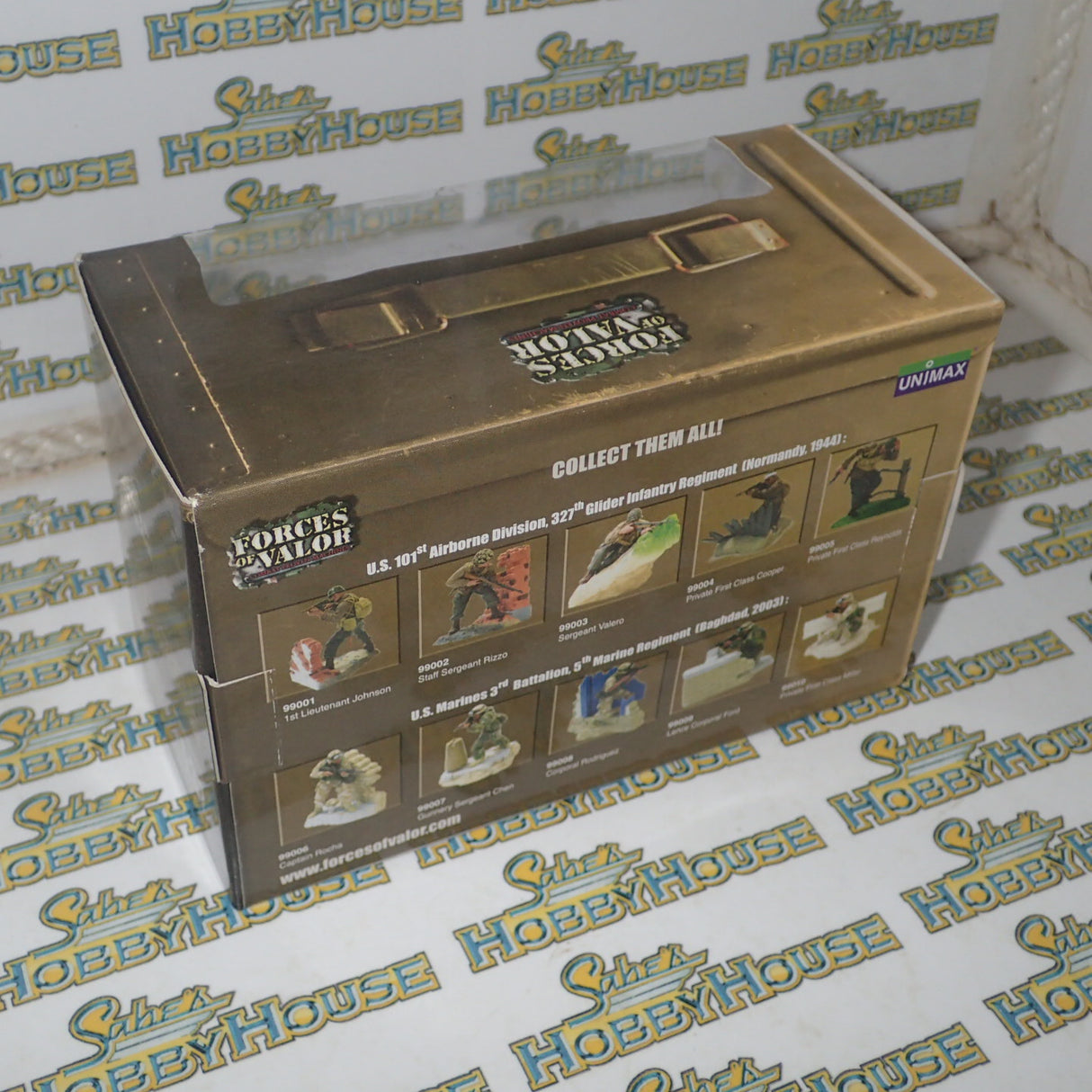 Forces of Valor 99001 - 1/32 Scale -Soldiers of Steel - U.S. 101st Airborne Division 327th Glider Infantry Regiment 1st Lt. Johnson Hand Painted Soldier Scale Model Replica