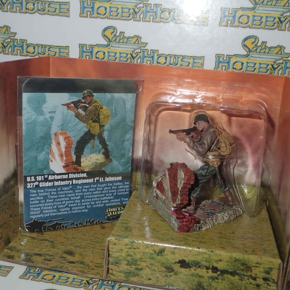 Forces of Valor 99001 - 1/32 Scale -Soldiers of Steel - U.S. 101st Airborne Division 327th Glider Infantry Regiment 1st Lt. Johnson Hand Painted Soldier Scale Model Replica