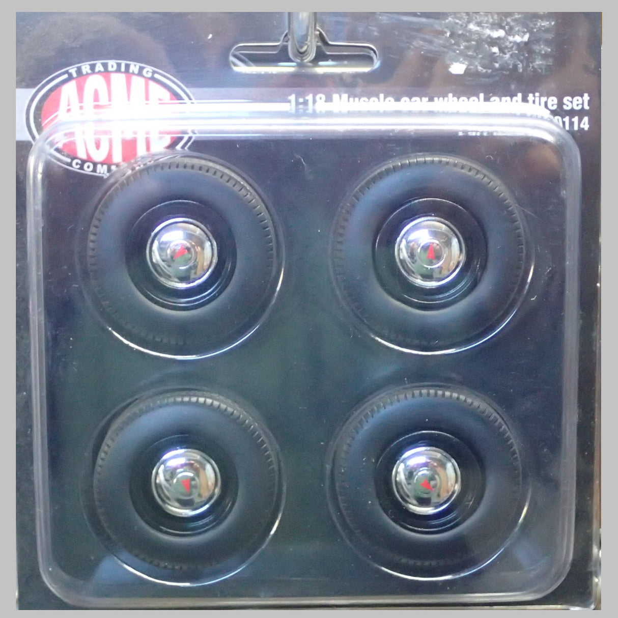 ACME A1800114 - 1/18 Scale 1970s GM Dog Dish Wheel and Tire Set