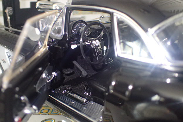 ACME A1800930 - 1/18 Scale 1961 Chevrolet Corvette Gasser - Showtime