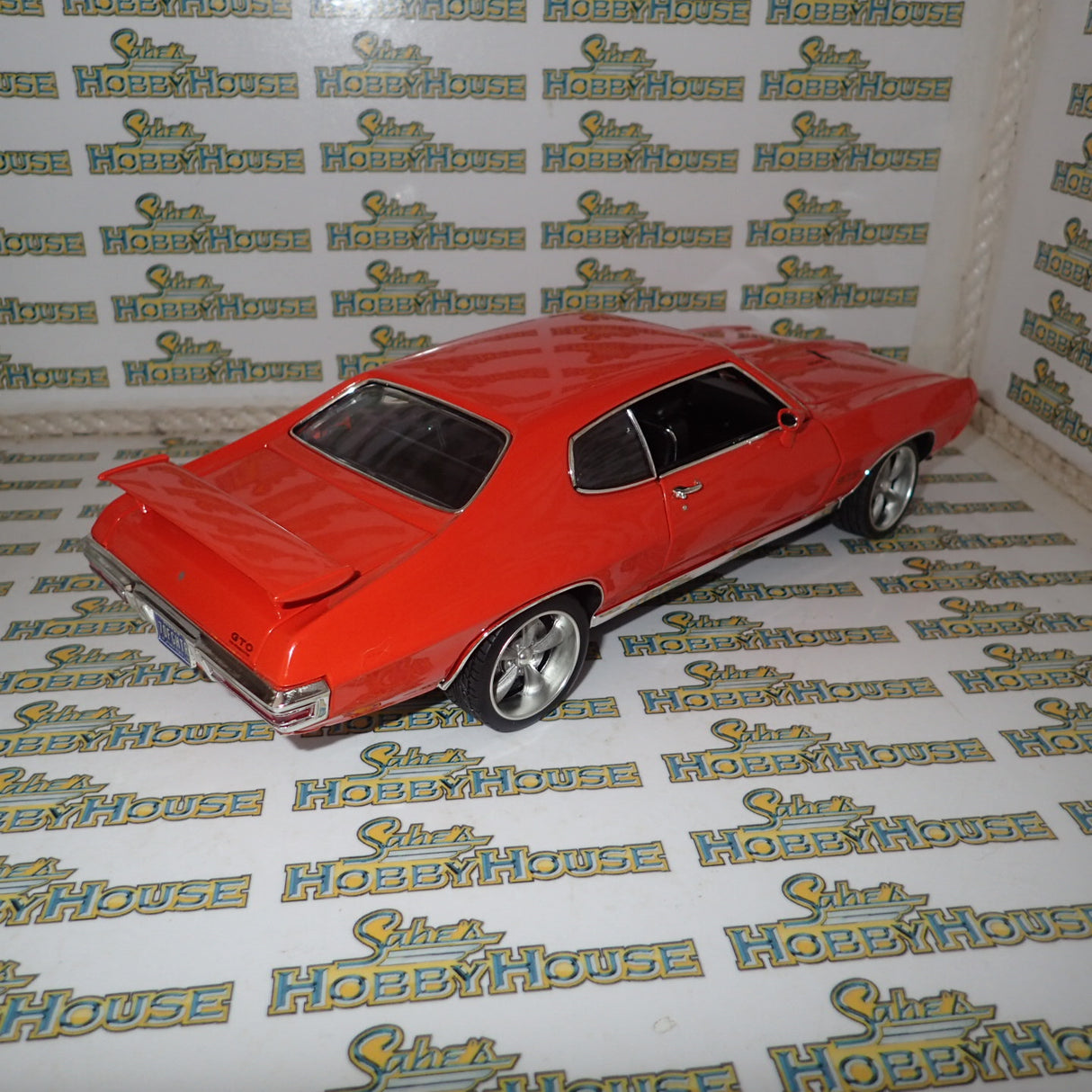 ACME A1801214 - 1/18 Scale 1970 Pontiac GTO Street Fighter the Prosecutor Diecast Scale Model Replica