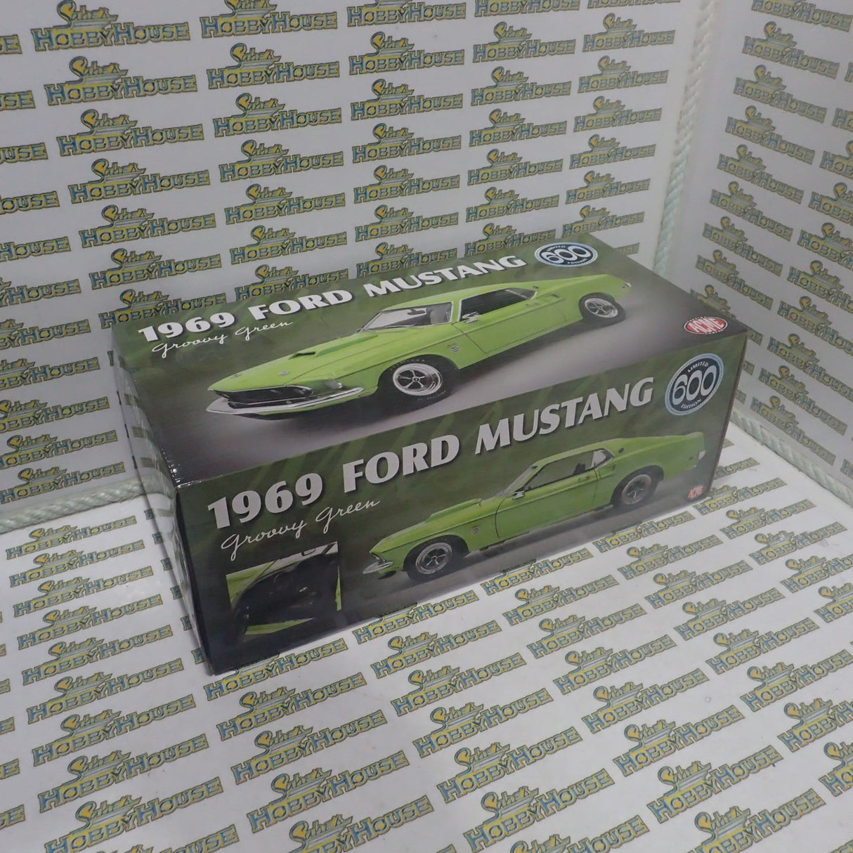 ACME A1801889 -1/18 1969 Ford Mustang 600 Groovy Green Diecast Scale Model Replica