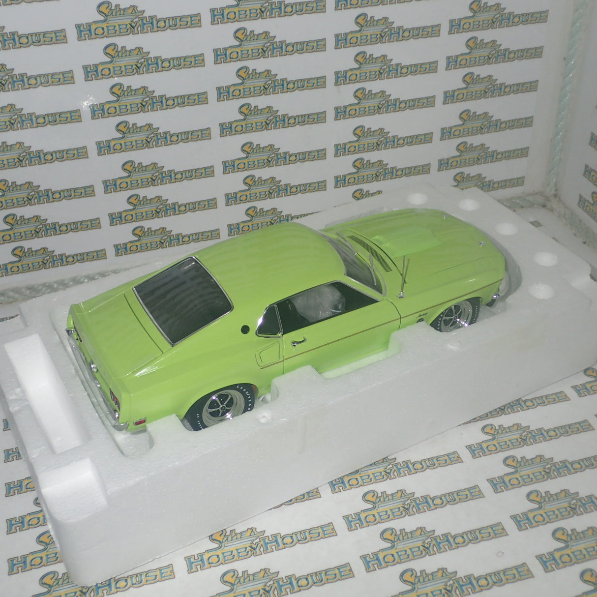 ACME A1801889 -1/18 1969 Ford Mustang 600 Groovy Green Diecast Scale Model Replica