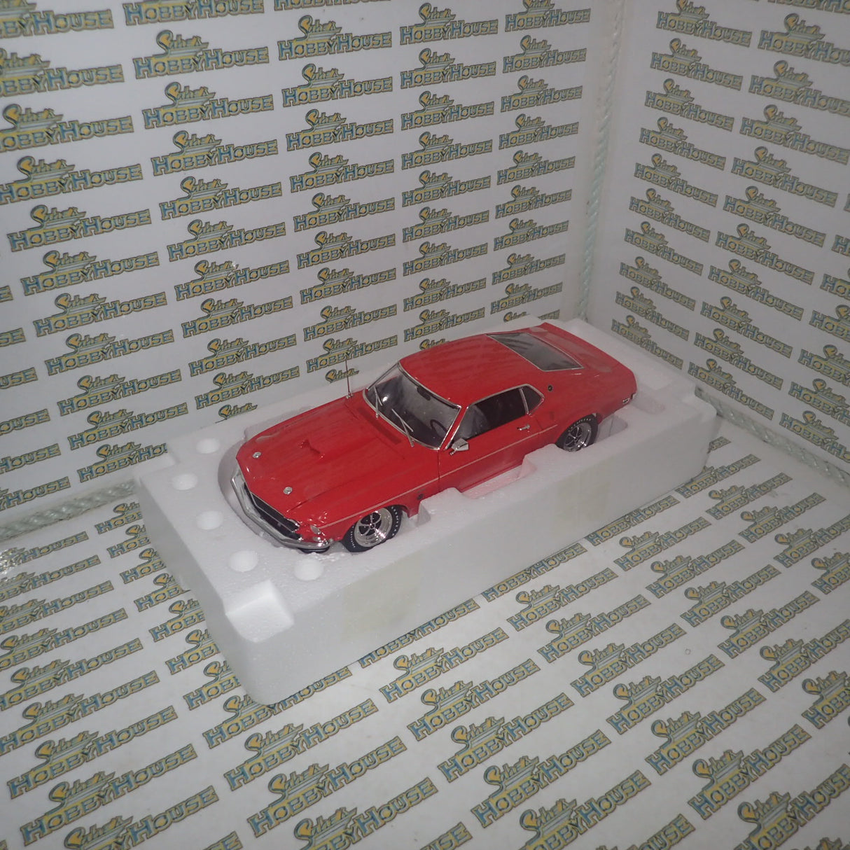 ACME A1801890 -1/18 1969 Ford Mustang 600 Flower Power Red Diecast Scale Model Replica