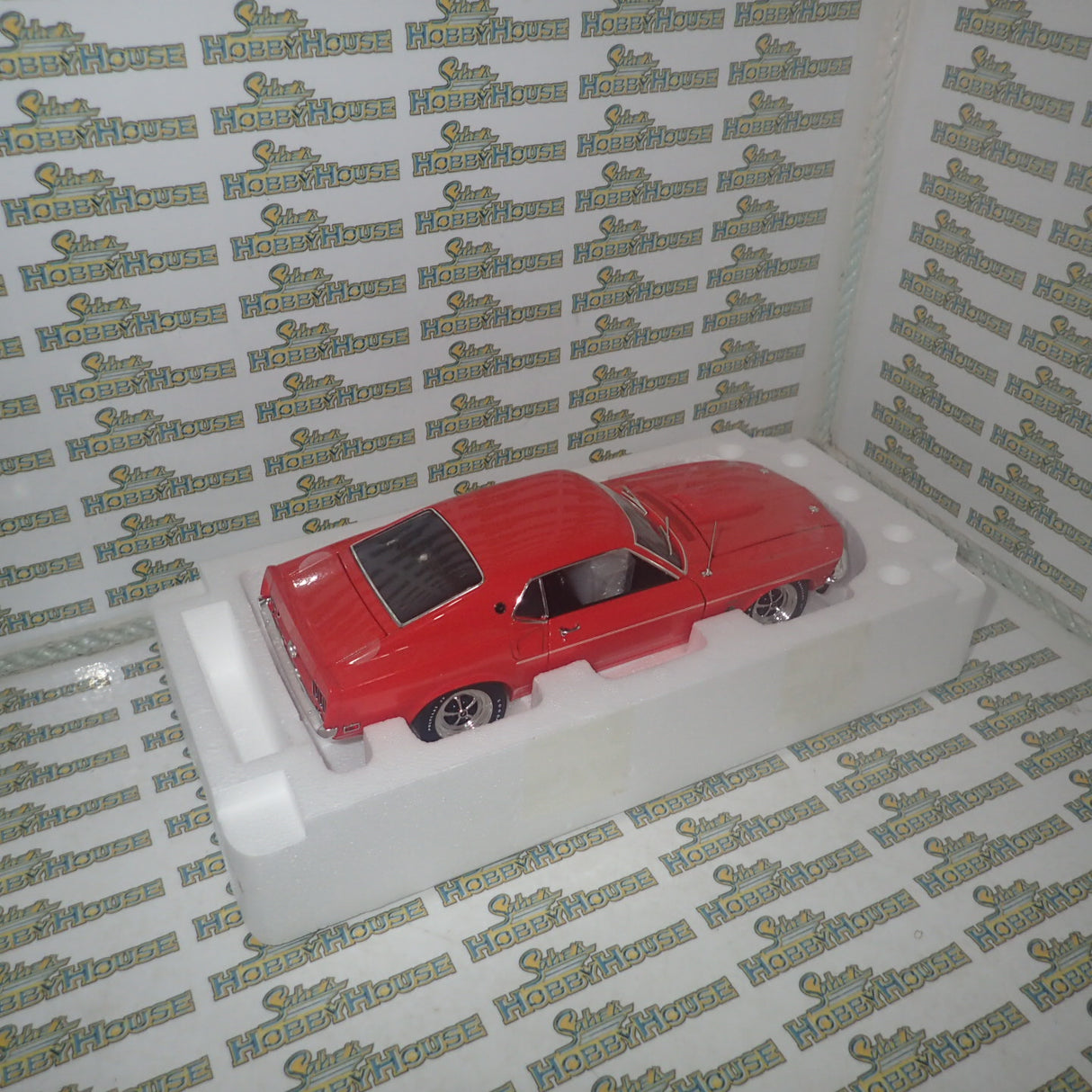 ACME A1801890 -1/18 1969 Ford Mustang 600 Flower Power Red Diecast Scale Model Replica