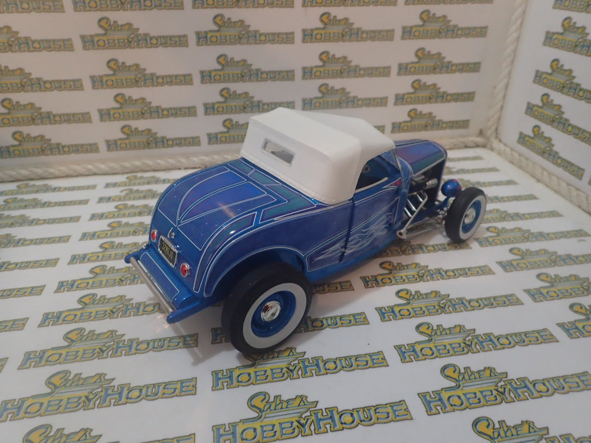 ACME A1805024 - 1/18 Scale 1932 FORD HOT ROD ROADSTER BLUE FLAME Diecast Scale Model Replica