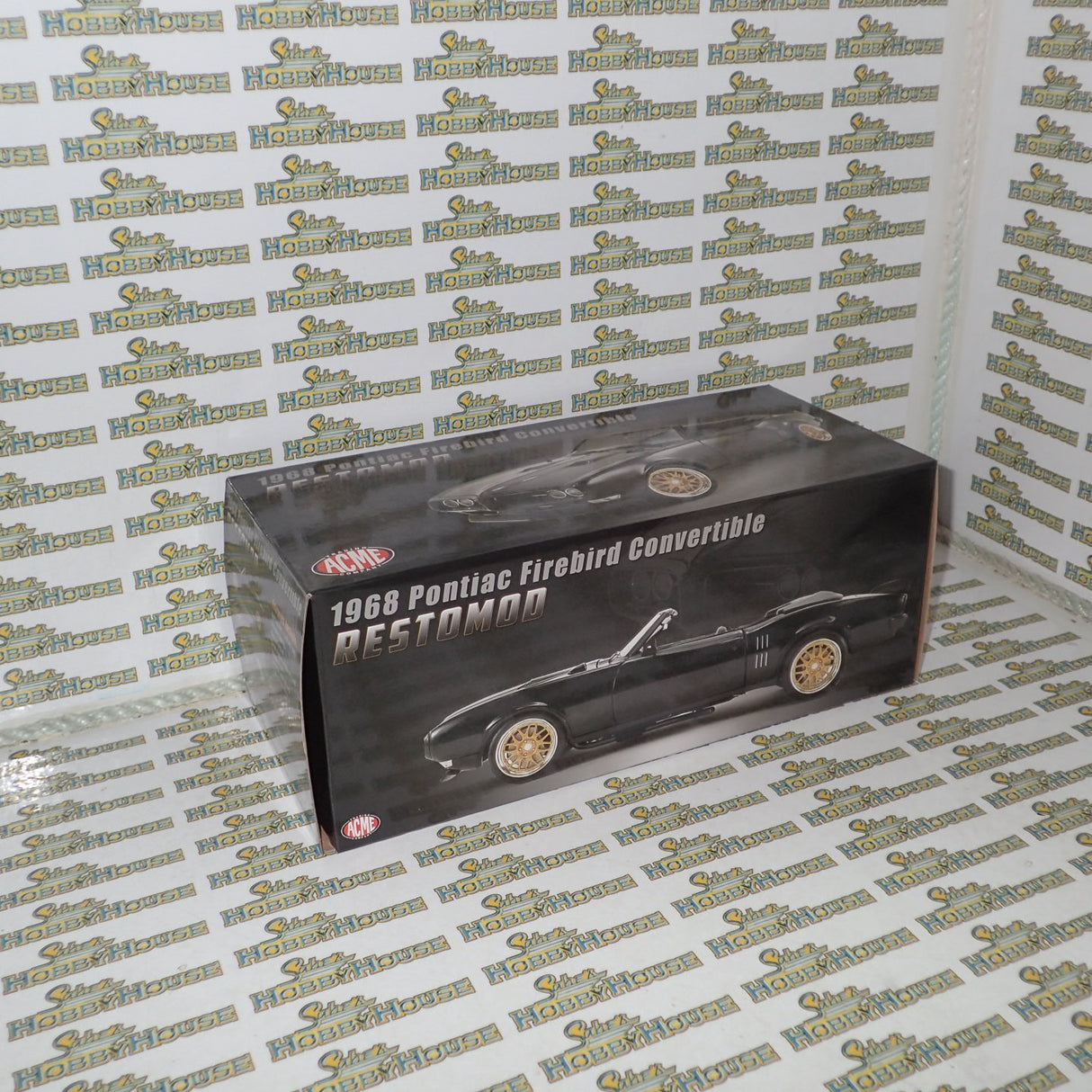 Acme - 1/18 Scale - A1805215 1968 PONTIAC FIREBIRD CONVERTIBLE RESTOMOD Diecast Scale Model Replica