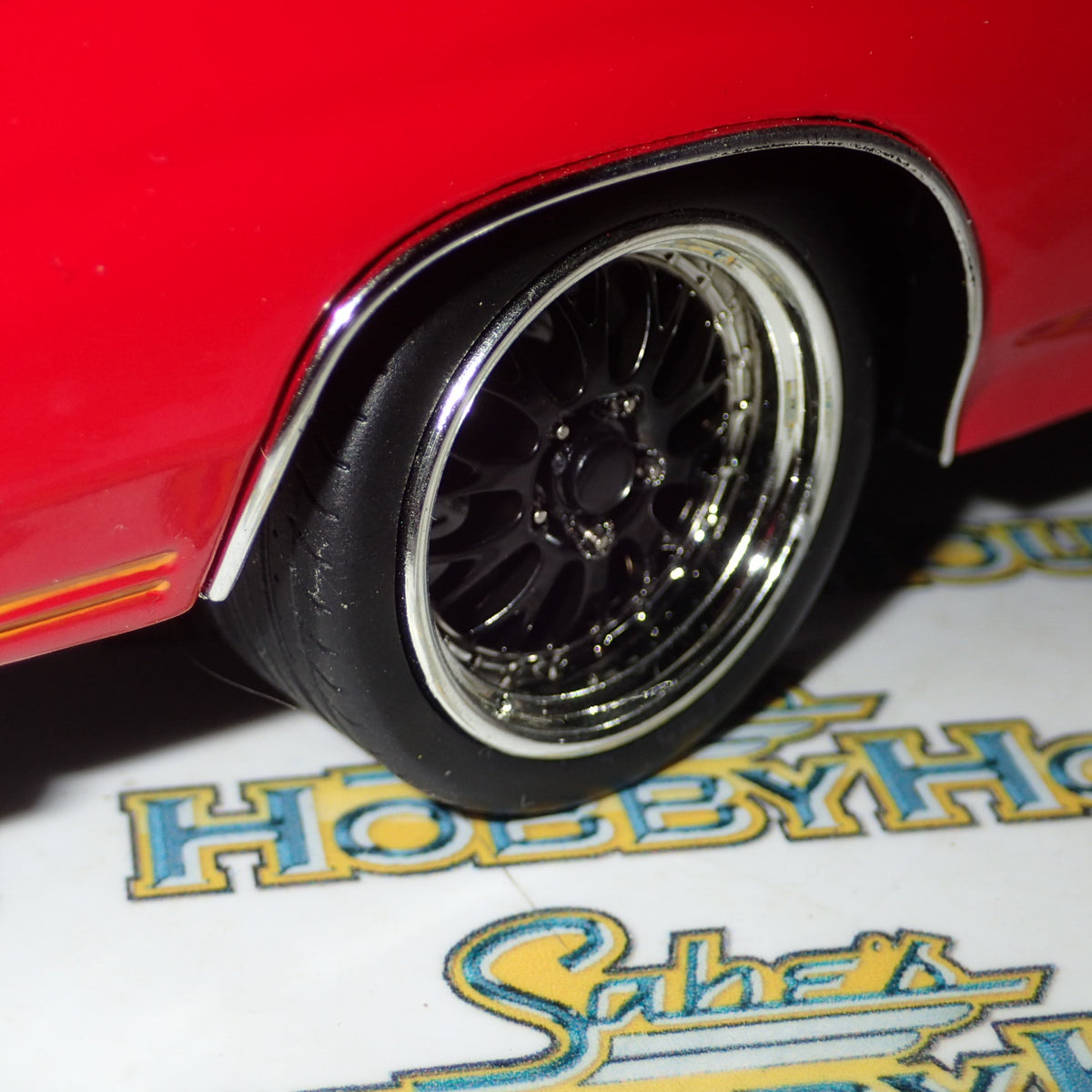 ACME A1805518 - 1/18 Scale 1970 CHEVROLET CHEVELLE SS CONVERTIBLE RESTOMOD Diecast Scale Model Replica