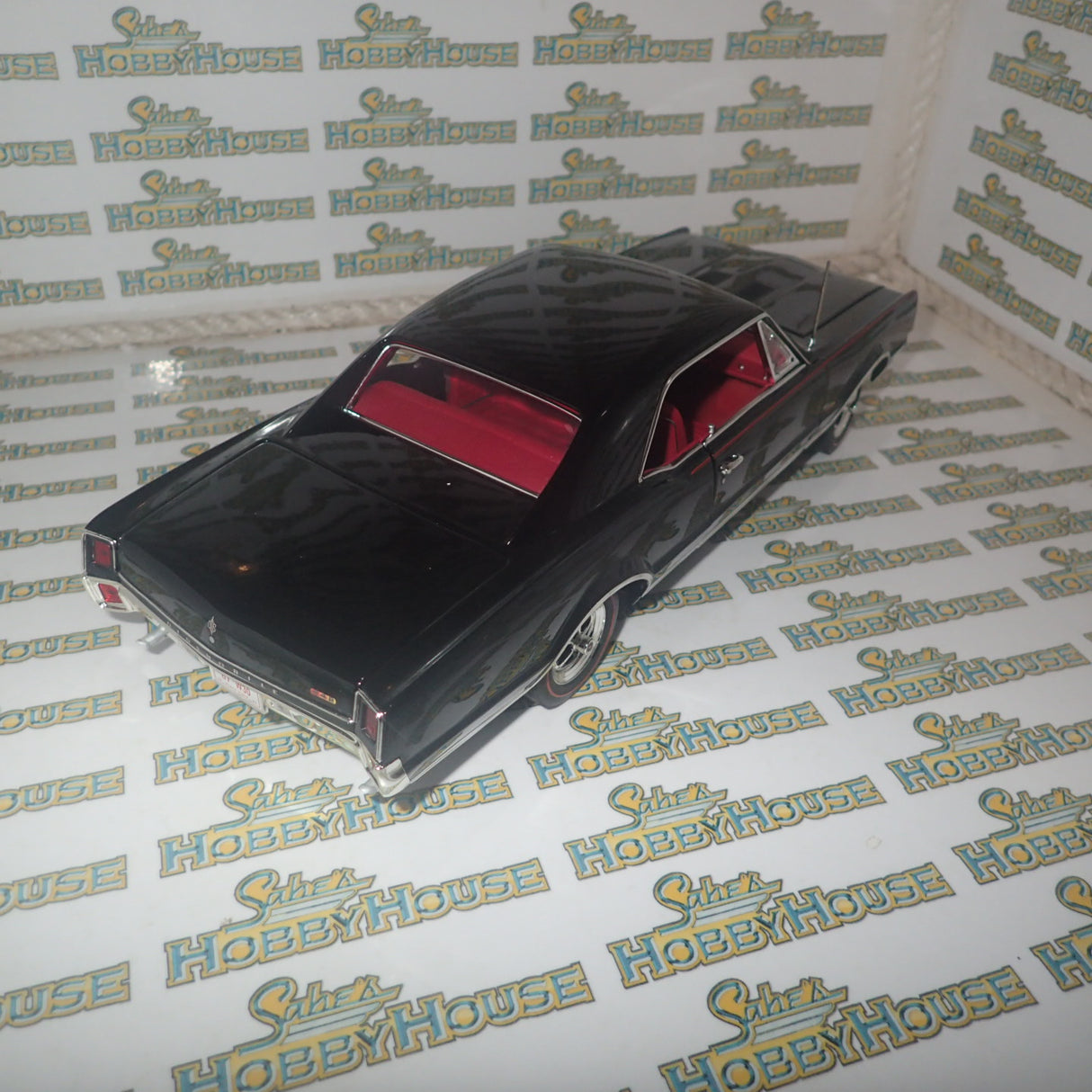 ACME A1805622 - 1/18 Scale 1967 OLDSMOBILE 442 Diecast Scale Model Replica