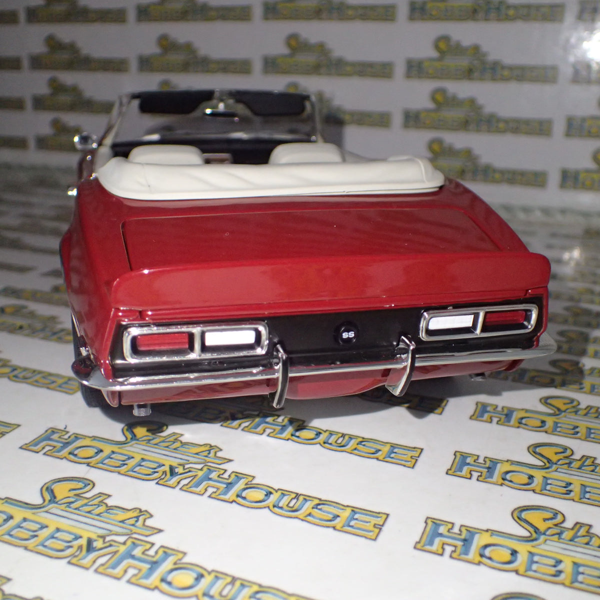 ACME A1805718 - 1/18 Scale - 1968 CHEVROLET CAMARO CONVERTIBLE - UNICORN Diecast Scale Model Replica (Copy)