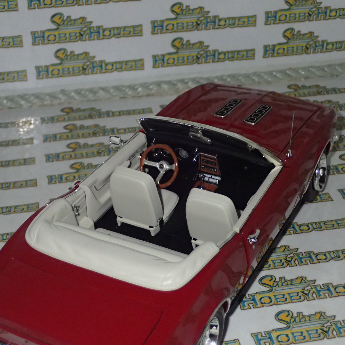 ACME A1805718 - 1/18 Scale - 1968 CHEVROLET CAMARO CONVERTIBLE - UNICORN Diecast Scale Model Replica (Copy)