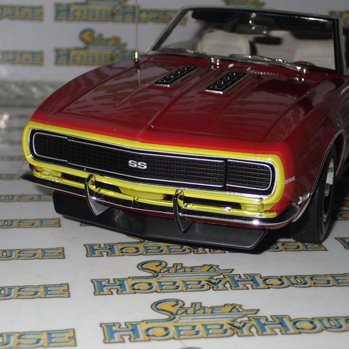 ACME A1805718 - 1/18 Scale - 1968 CHEVROLET CAMARO CONVERTIBLE - UNICORN Diecast Scale Model Replica (Copy)