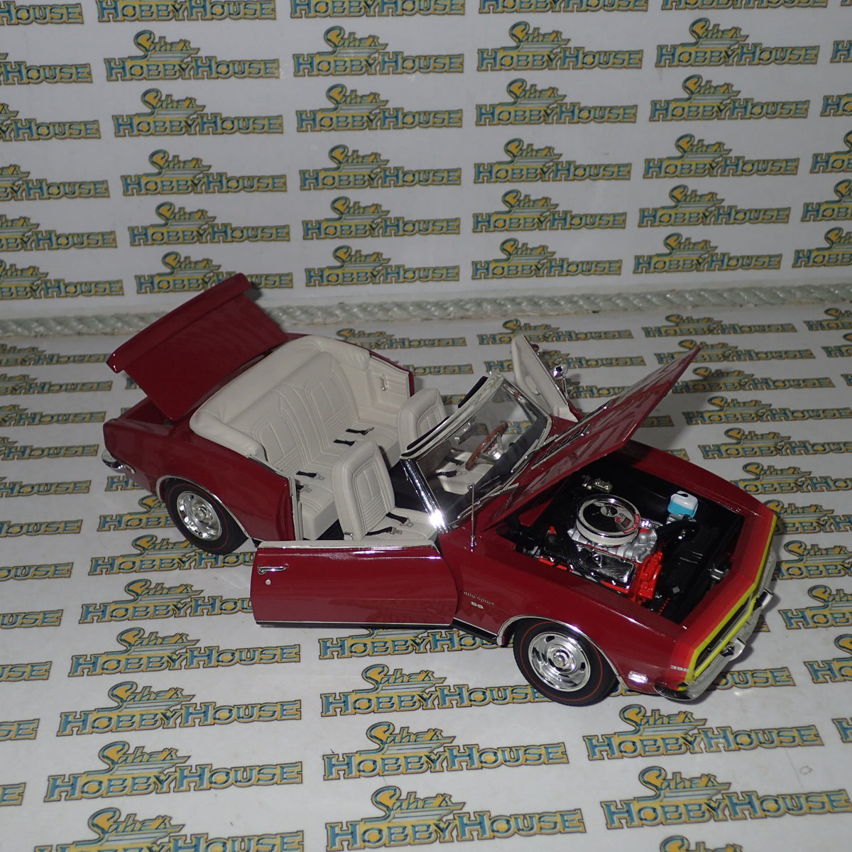 ACME A1805718 - 1/18 Scale - 1968 CHEVROLET CAMARO CONVERTIBLE - UNICORN Diecast Scale Model Replica (Copy)