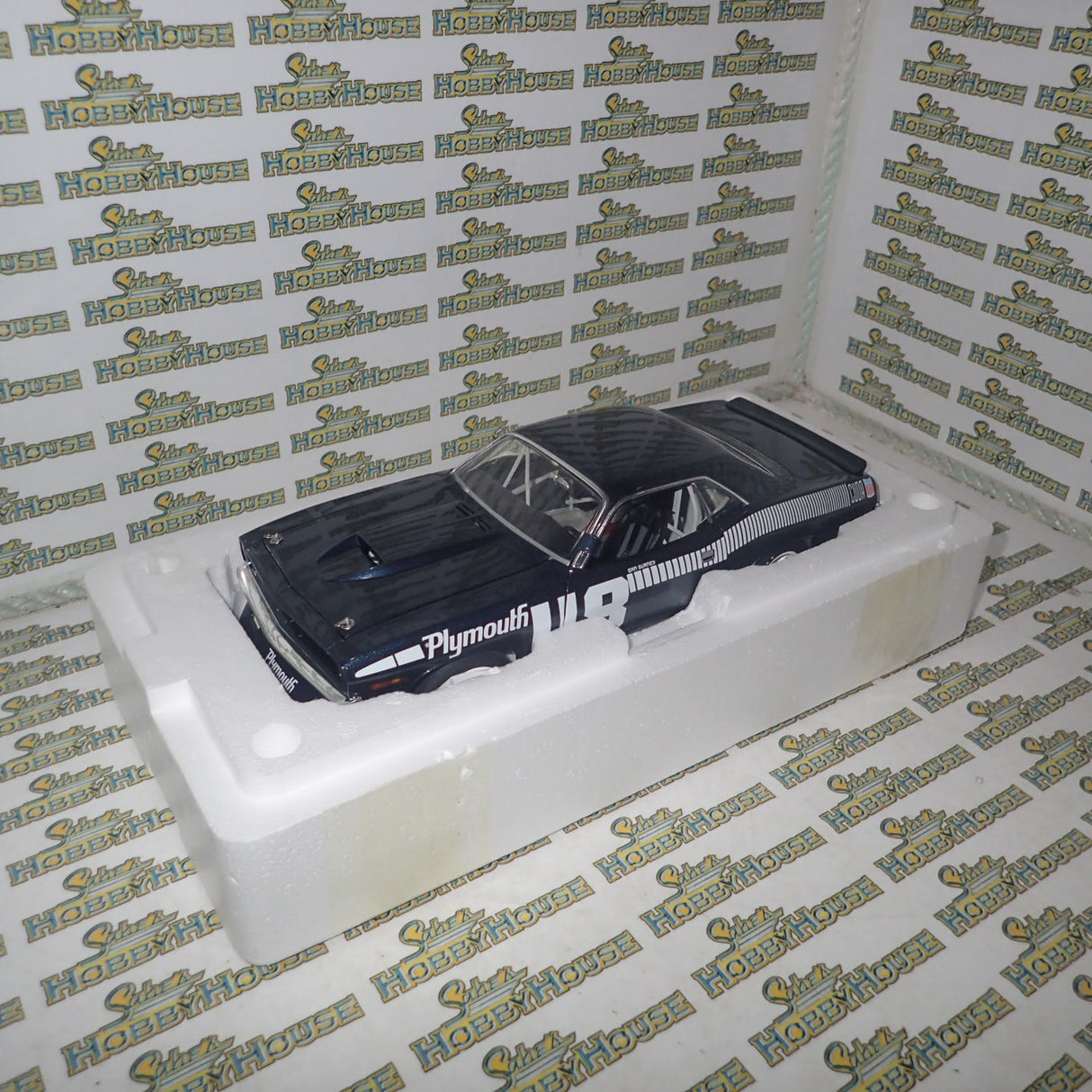 ACME A1806119 - 1/18 Scale - #48 1970 PLYMOUTH TRANS AM BARRACUDA - PILOT CAR Diecast Scale Model Replica