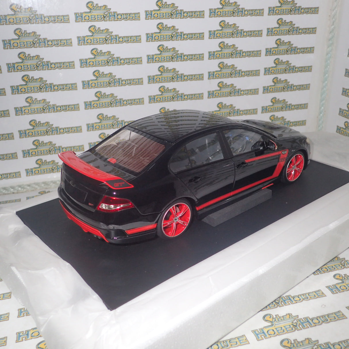 APEX Replicas AR80606 - 1/18 Scale Ford Performance Vehicles GT R-Spec 2012 in Silhouette Black with Red Accents Scale Model Replica