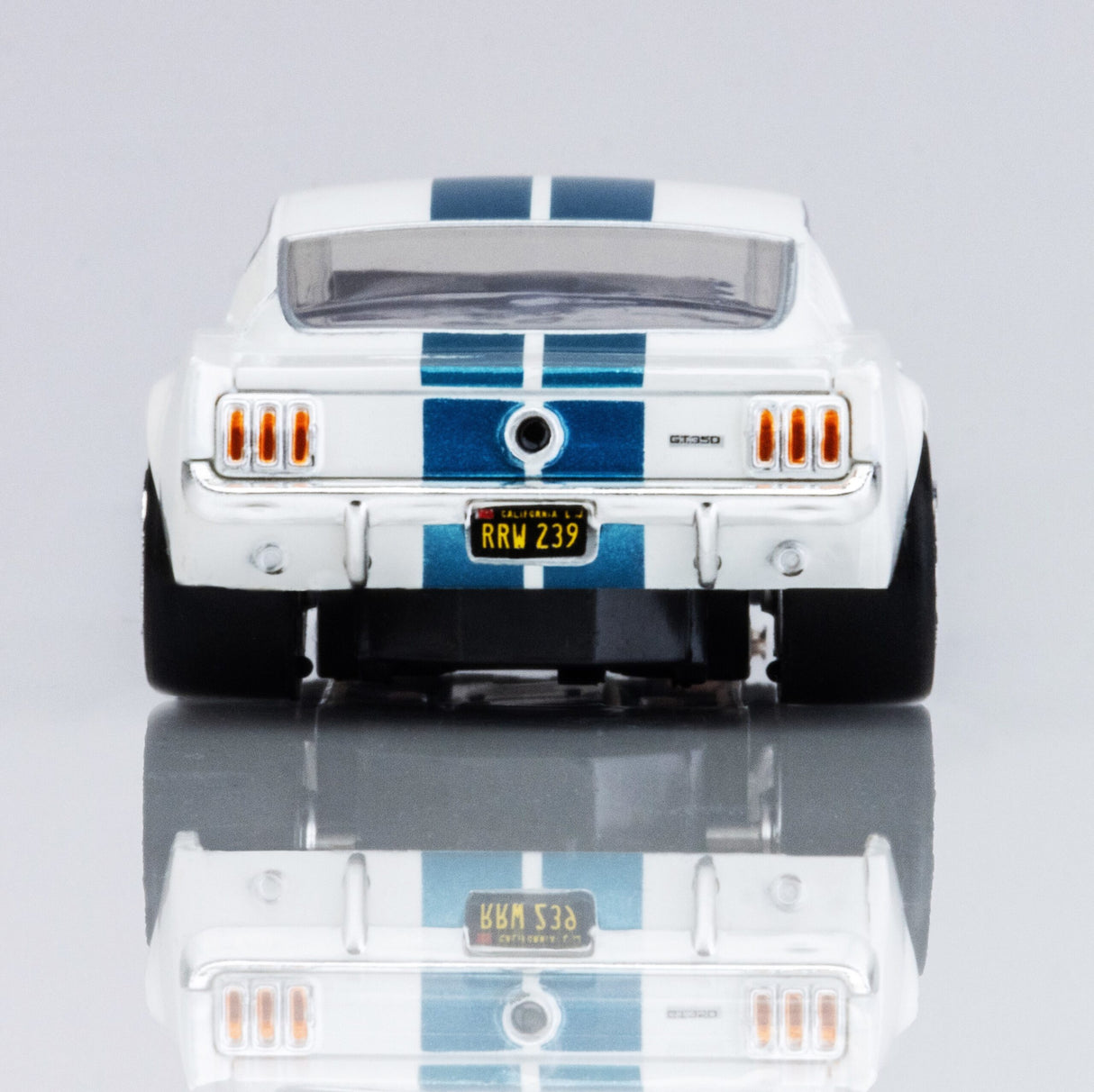 AFX 22068 – 1965 Shelby Mustang GT350 Wht/Blu