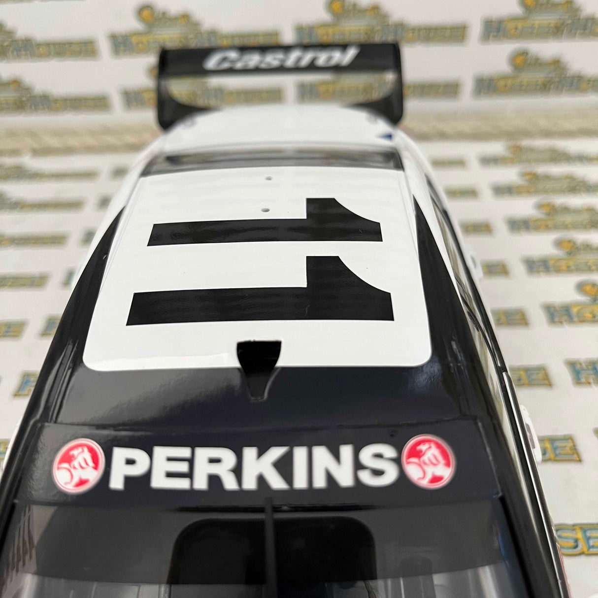 Biante B18R15A - 1/18 Scale - Modern Historics Holden VF Commodore Retrospective 1995 Tooheys 1000 Winner - Drivers: Larry Perkins / Russell Ingall Diecast Model Replica