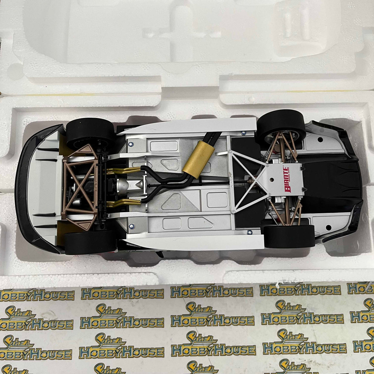 Biante B18R15A - 1/18 Scale - Modern Historics Holden VF Commodore Retrospective 1995 Tooheys 1000 Winner - Drivers: Larry Perkins / Russell Ingall Diecast Model Replica
