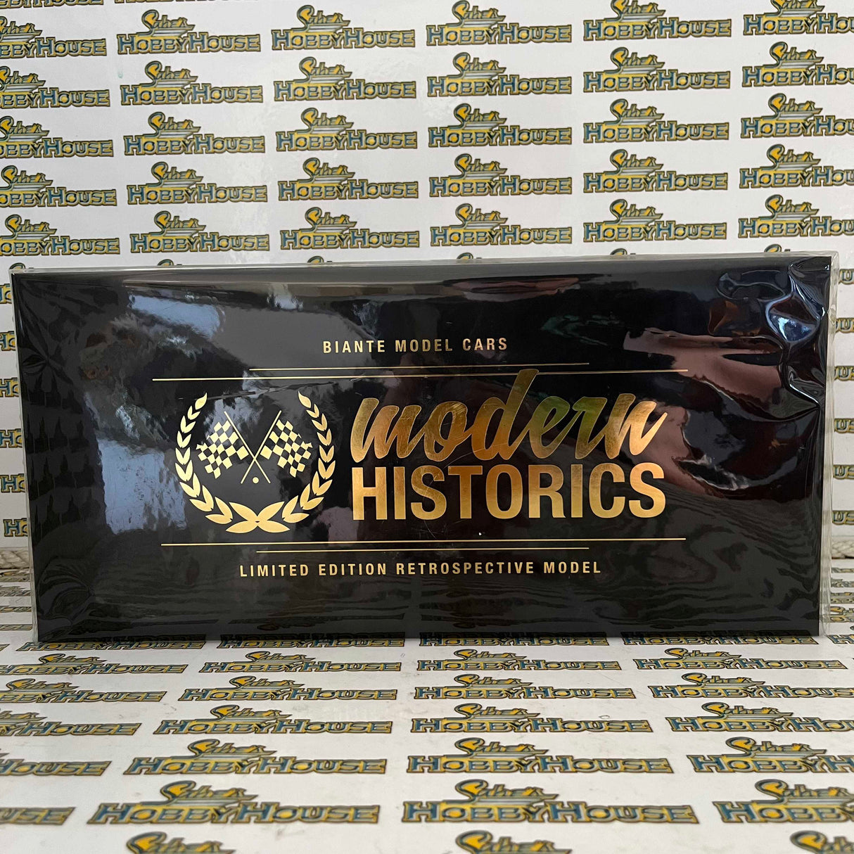 Biante B18R15A - 1/18 Scale - Modern Historics Holden VF Commodore Retrospective 1995 Tooheys 1000 Winner - Drivers: Larry Perkins / Russell Ingall Diecast Model Replica