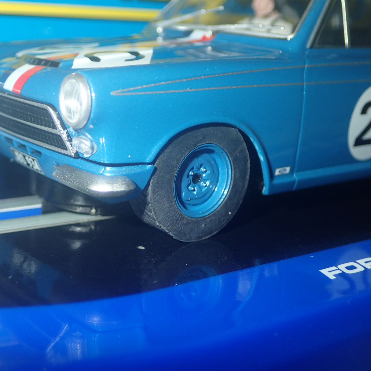 Scalextric C3670 - 1/32 Scale Ford Cortina GT 1964 Bathurst Ian & Leo Geoghegan Slot Car