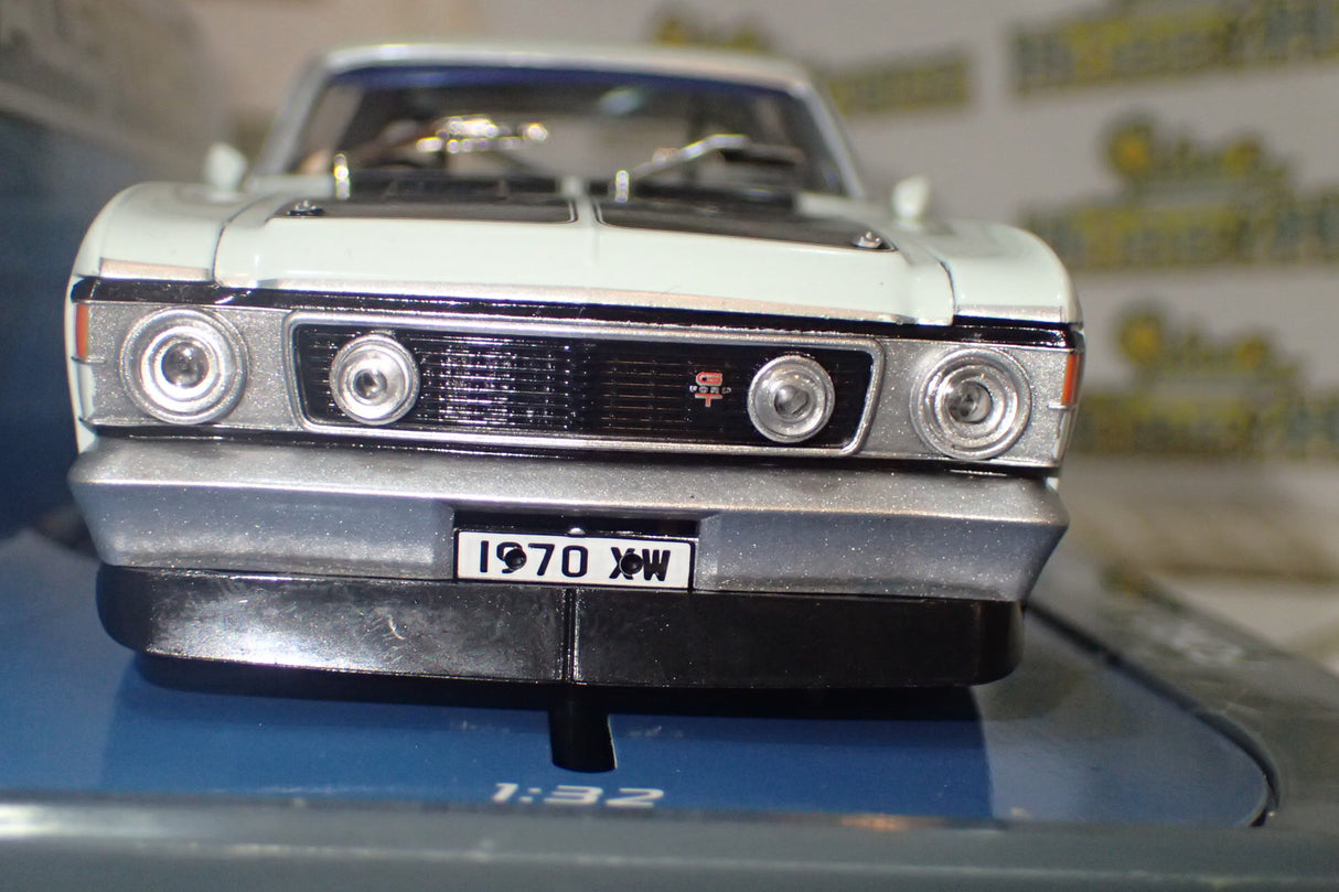 Scalextric C3986 - 1/32 Scale Ford XW GT-HO Phase II Falcon 1970 Super Roo Slot Car