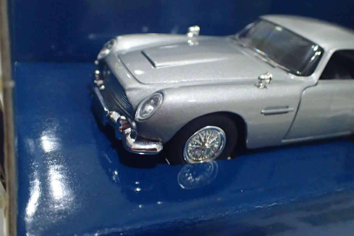 Corgi CC04311 - 1/36 Scale Aston Martin DB5 'Goldeneye' Die-cast Scale Model Replica