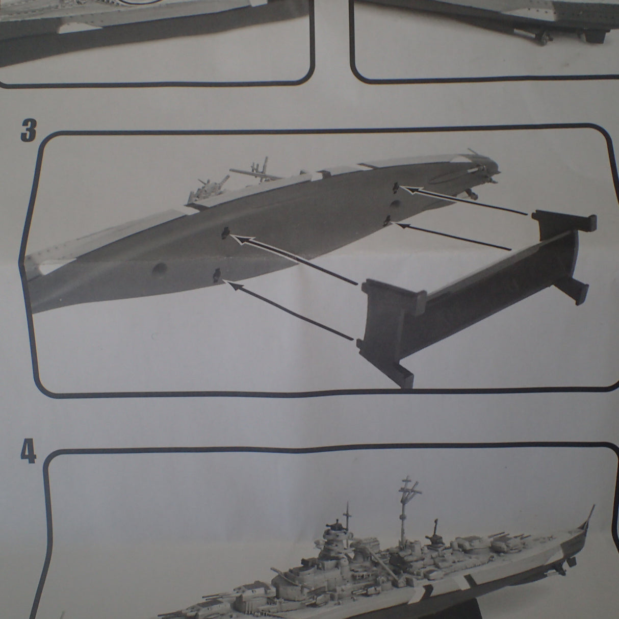 Forces of Valor 86001 - 1/1000 Scale Battle Extreme Series German Battleship Bismarck Poland 1941 Diecast Scale Model Replica