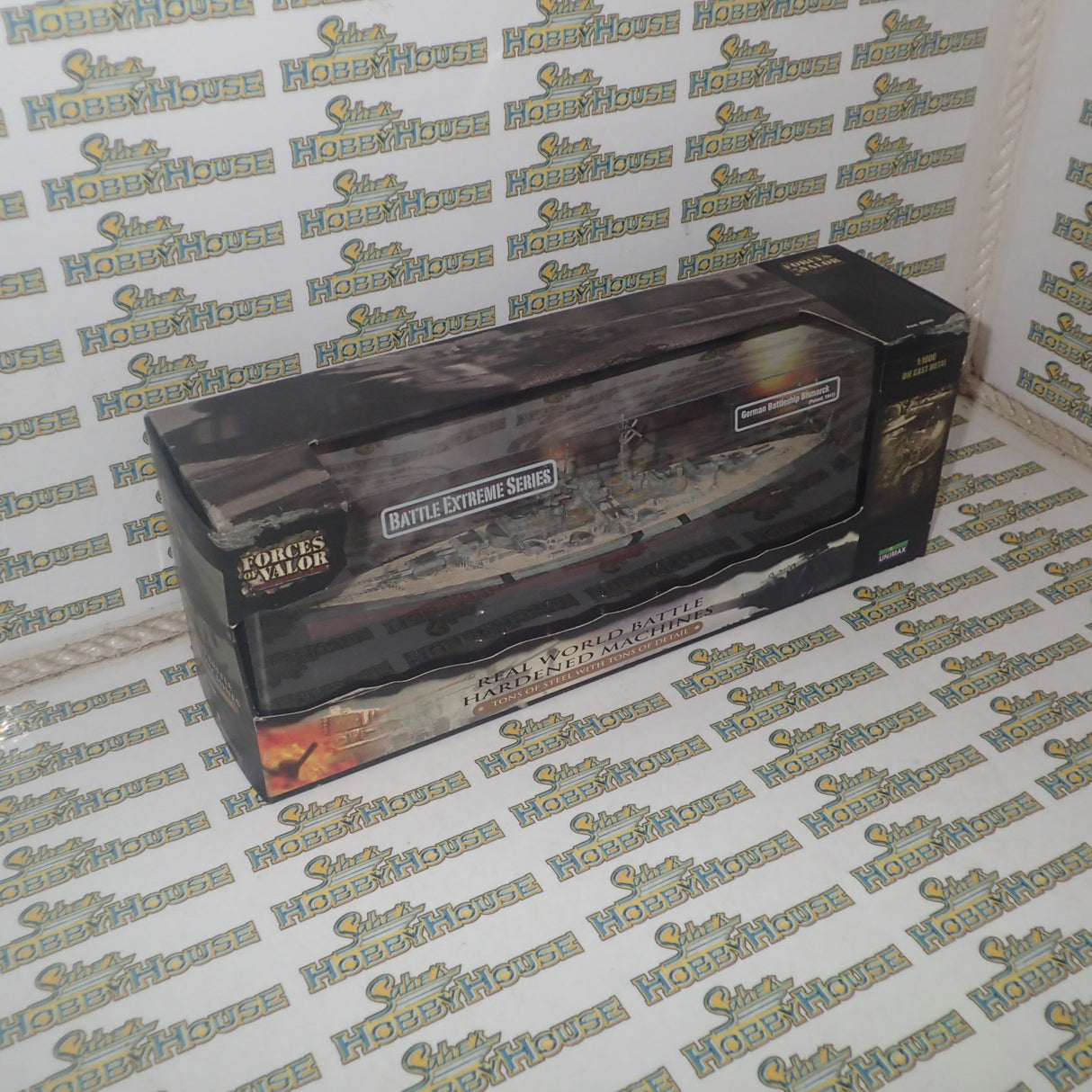 Forces of Valor 86001 - 1/1000 Scale Battle Extreme Series German Battleship Bismarck Poland 1941 Diecast Scale Model Replica