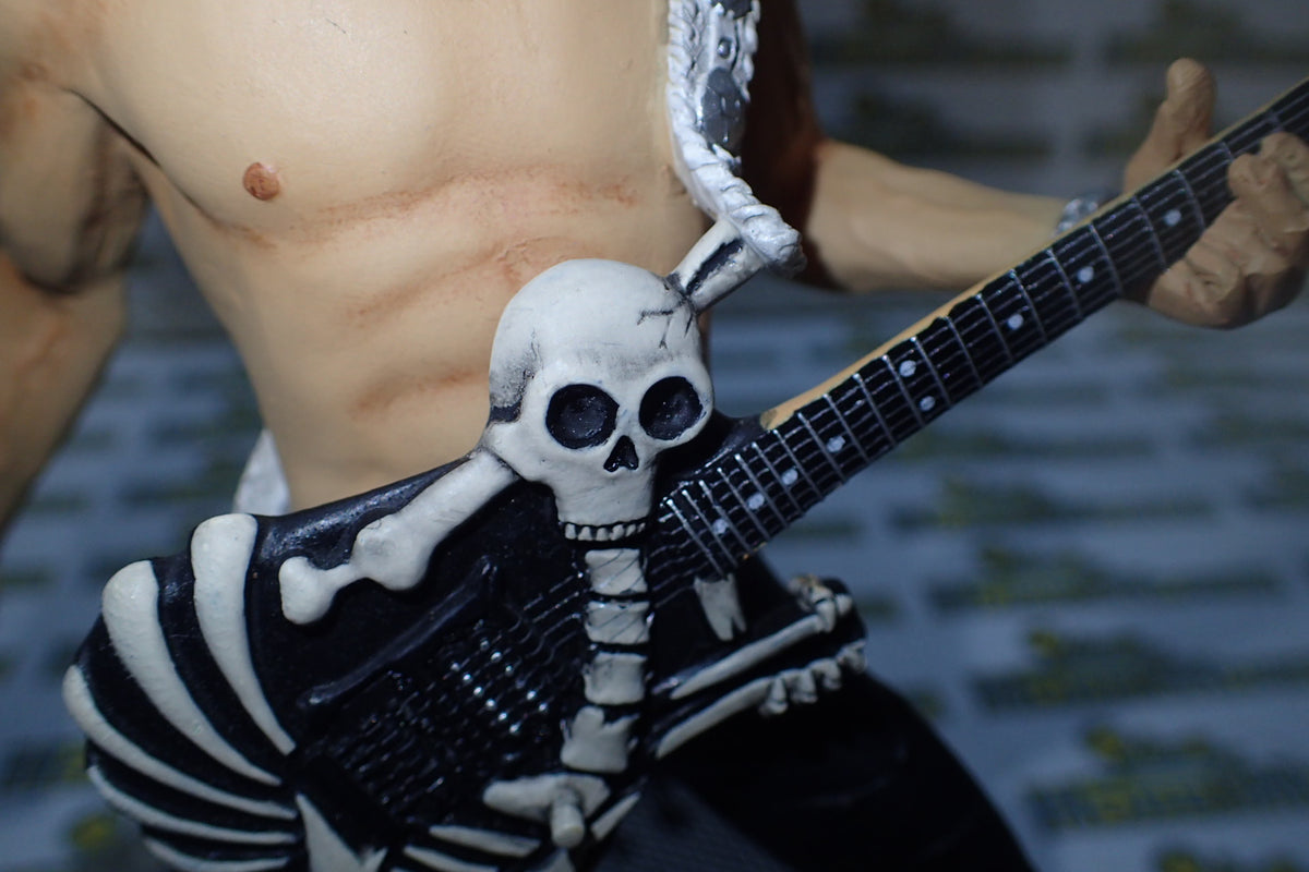 Knucklebonz Rock Iconz KBGL100 - George Lynch Statue Skull Bones Guitar LTD and rare.