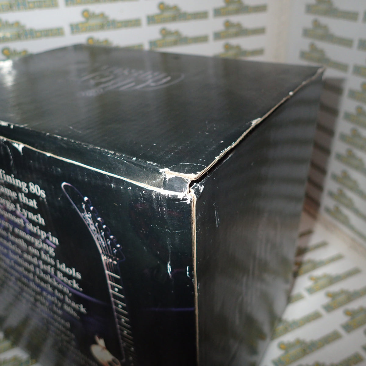 Knucklebonz Rock Iconz KBGL100 - George Lynch Statue Skull Bones Guitar LTD and rare.