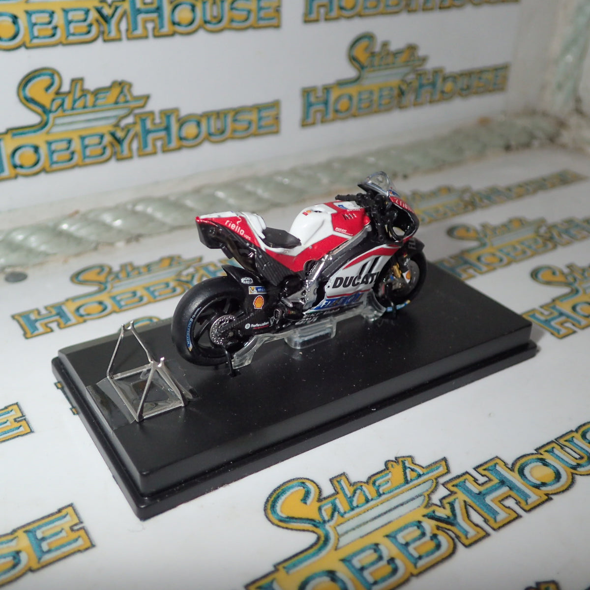 Spark Models M43045 - 1/64 Scale - Ducati GP17 #04 - Ducati Team Winner Italian GP - Mugello - 2017 Andrea Dovizioso Scale Model Replica