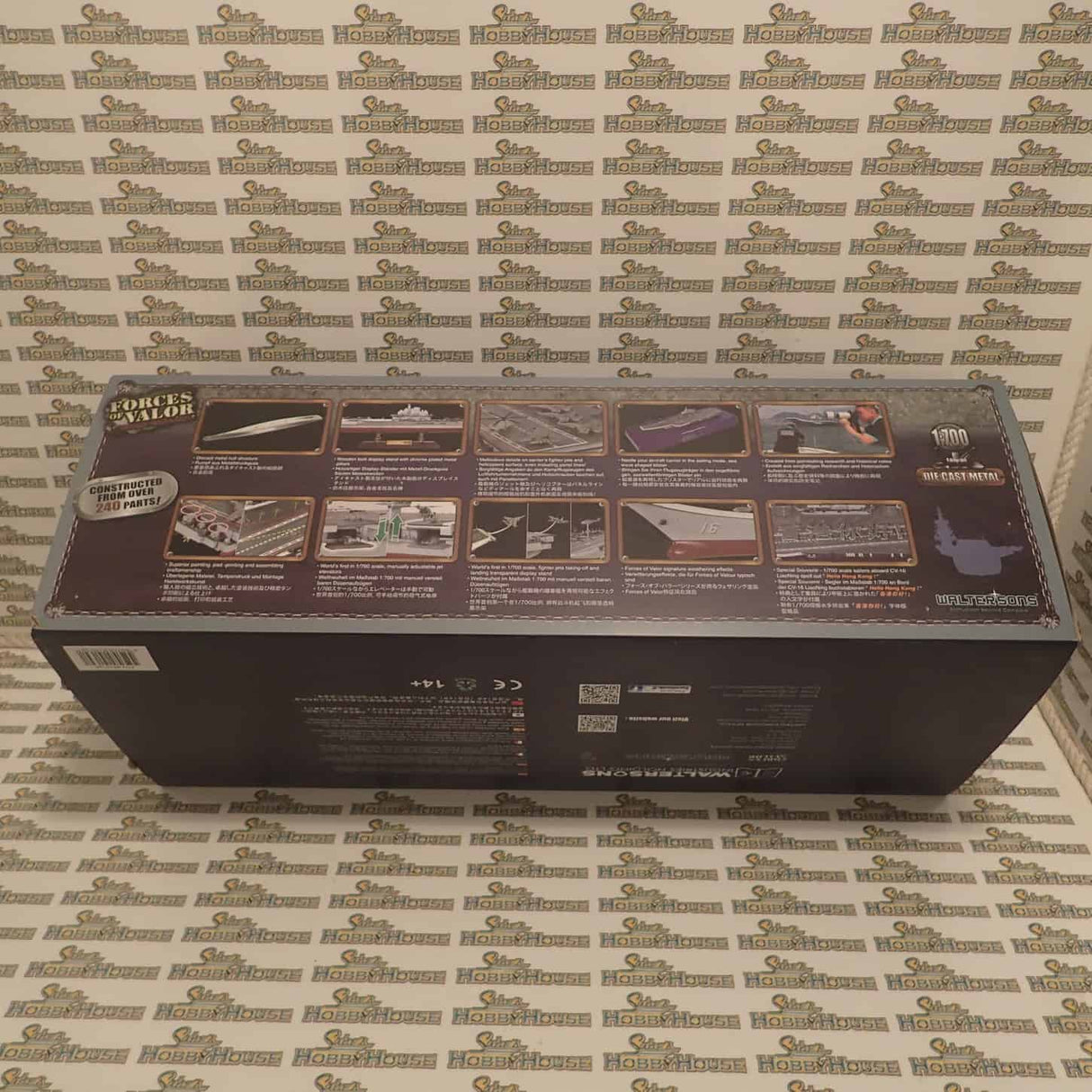 Forces of Valor FOV-861010A - 1/700 Scale Chinese (PLAN) aircraft carrier, LiaoNing (16) Hong Kong visit 2017 Diecast Scale Model Replica