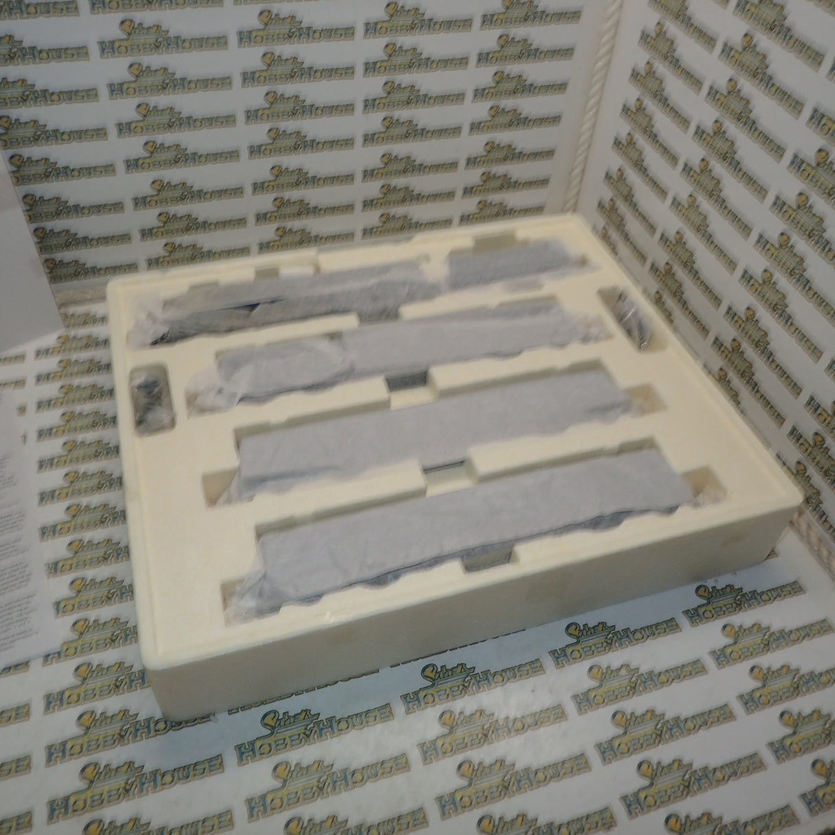 Hornby R3092 - OO Hornby Coronation Scot Train Pack - Limited Edition - Ltd Edition