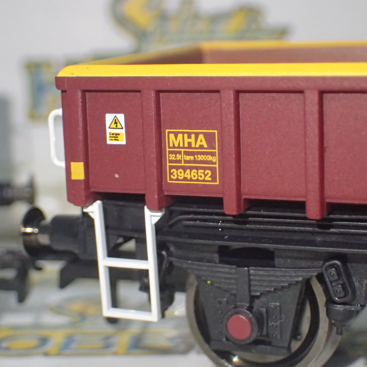Hornby R3399 - OO EWS Freight Train Pack Ltd Edition of 1000 DCC READY