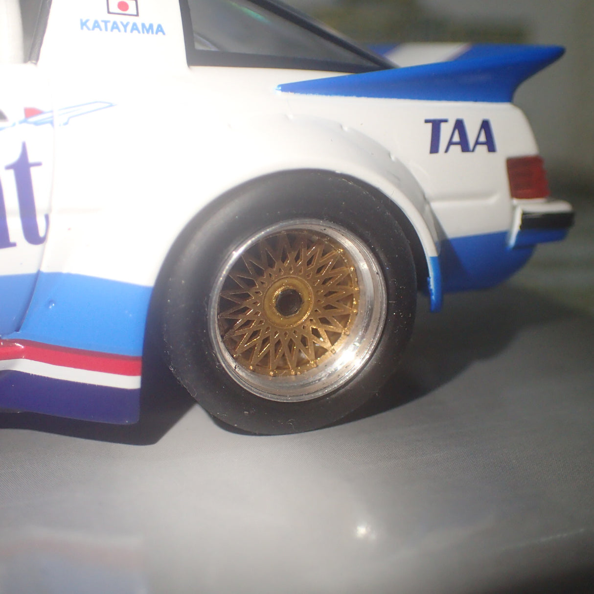 Revo Slot RS093 – 1/32 Scale Mazda RX-7 n.43 Bathurst 1000 - 1983 Peter Stuyvesant - International Racing - A. Moffat - Y. Katayama