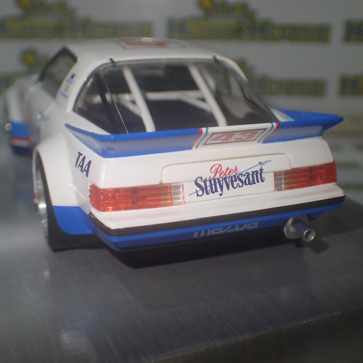 Revo Slot RS093 – 1/32 Scale Mazda RX-7 n.43 Bathurst 1000 - 1983 Peter Stuyvesant - International Racing - A. Moffat - Y. Katayama