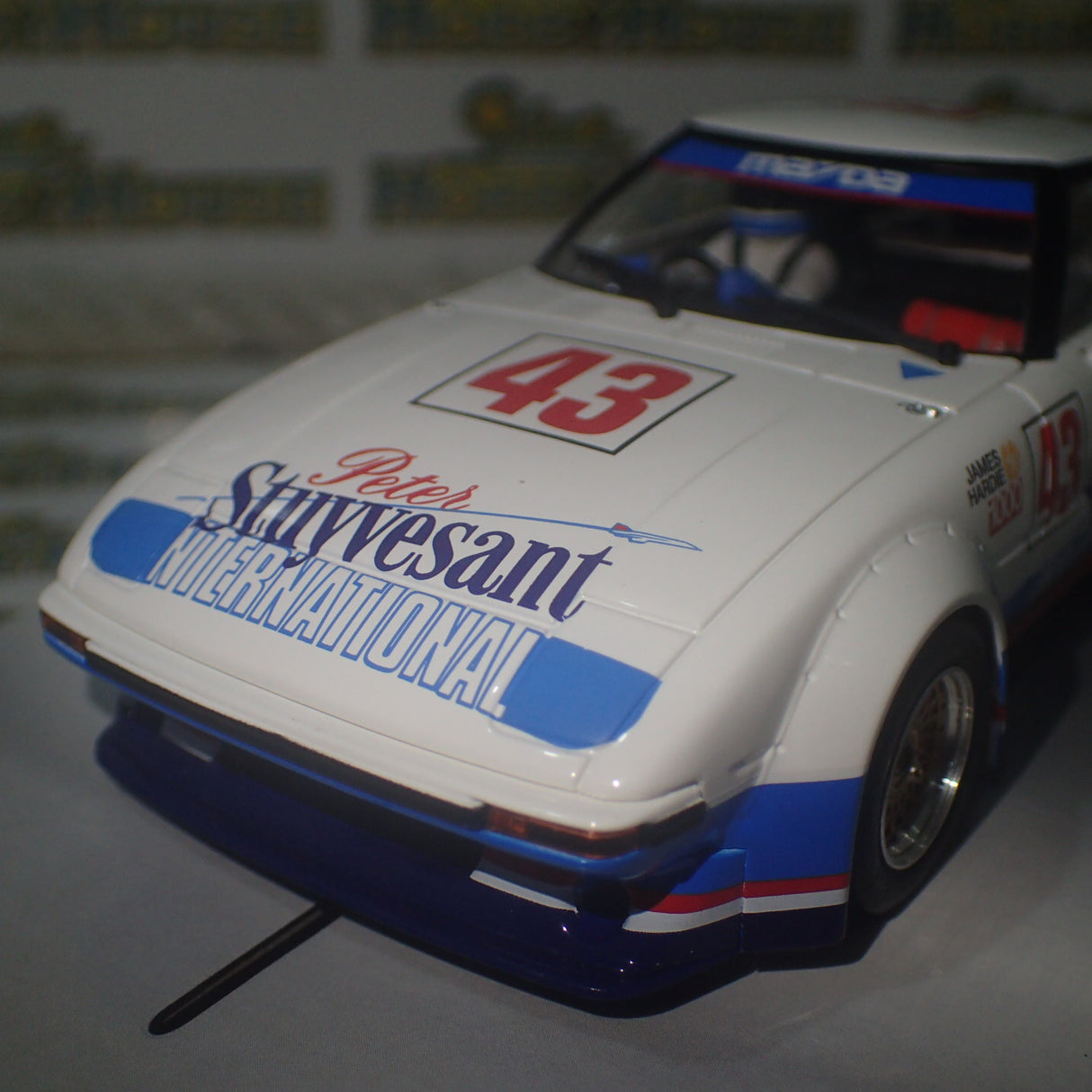 Revo Slot RS093 – 1/32 Scale Mazda RX-7 n.43 Bathurst 1000 - 1983 Peter Stuyvesant - International Racing - A. Moffat - Y. Katayama