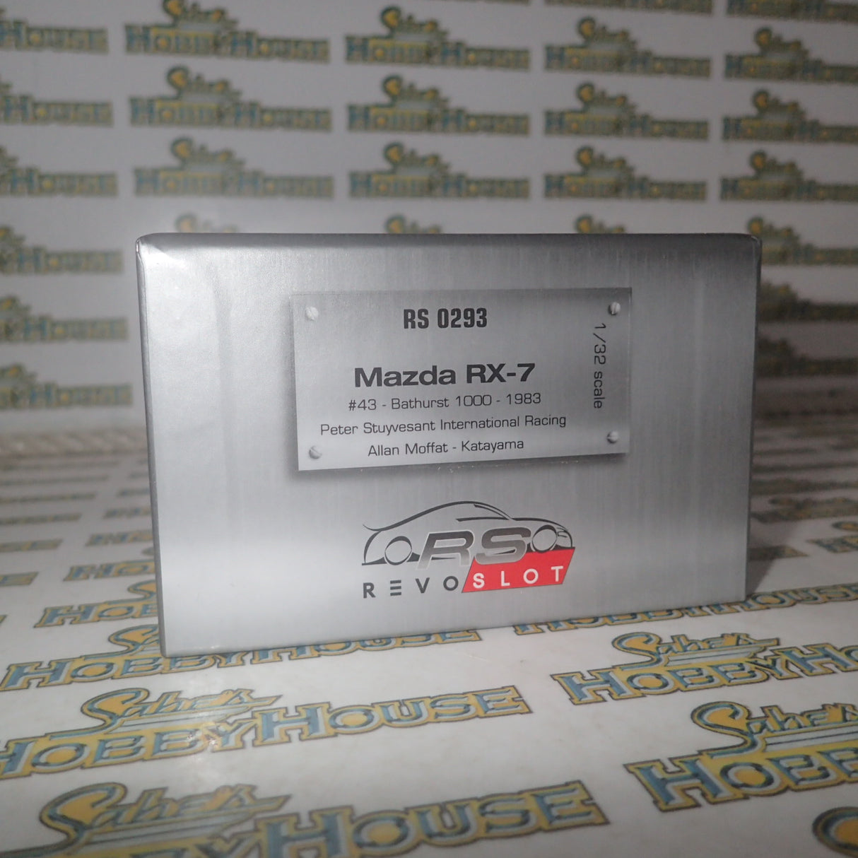 Revo Slot RS093 – 1/32 Scale Mazda RX-7 n.43 Bathurst 1000 - 1983 Peter Stuyvesant - International Racing - A. Moffat - Y. Katayama