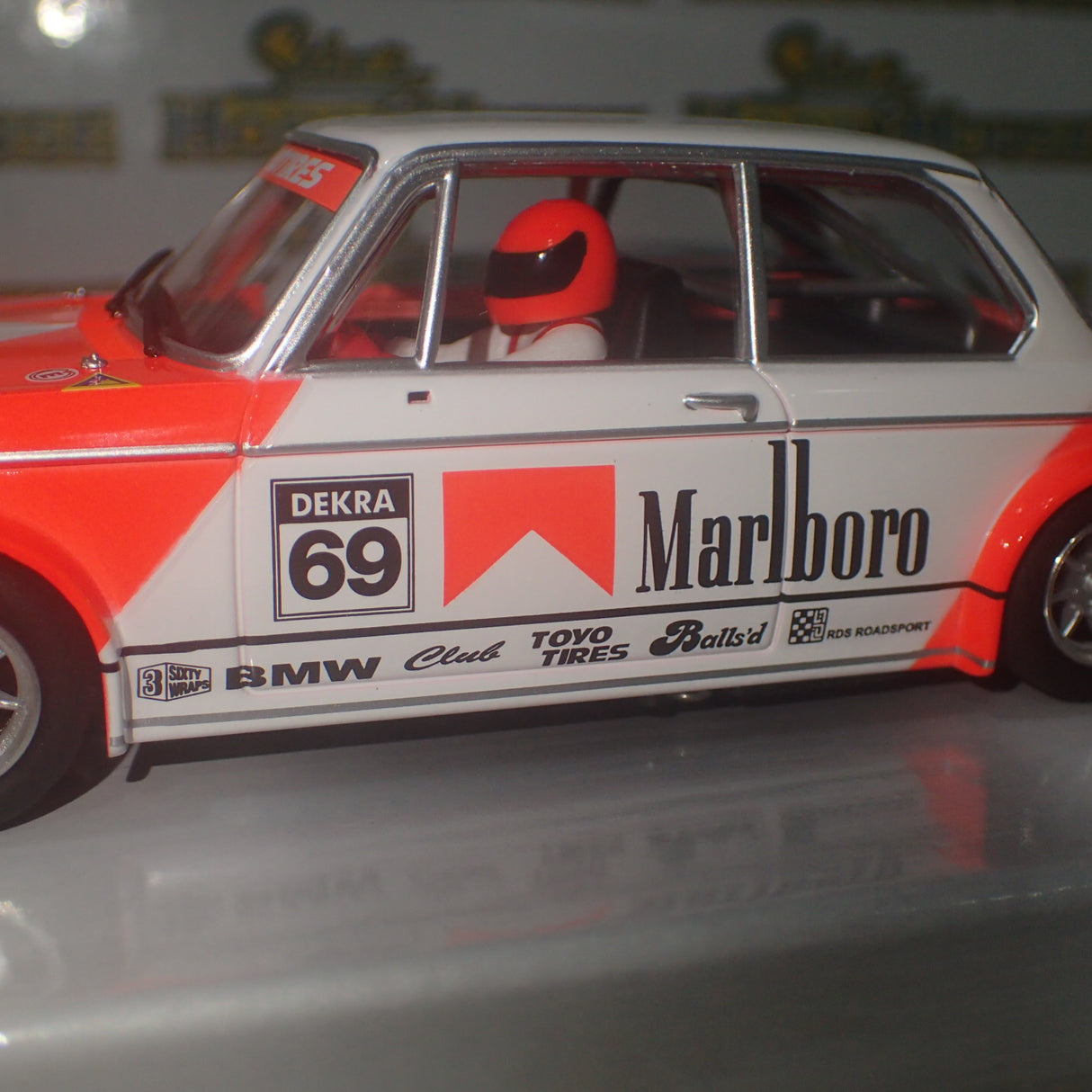 Revo Slot RS095 – 1/32 Scale BMW 2002 MARLBORO #69