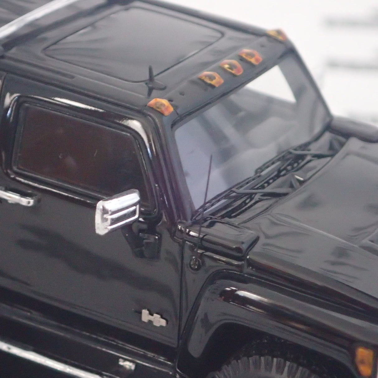 Spark Models S0873 D1 - 1/43 Scale - Hummer H3 2006 in Black Scale Model Replica