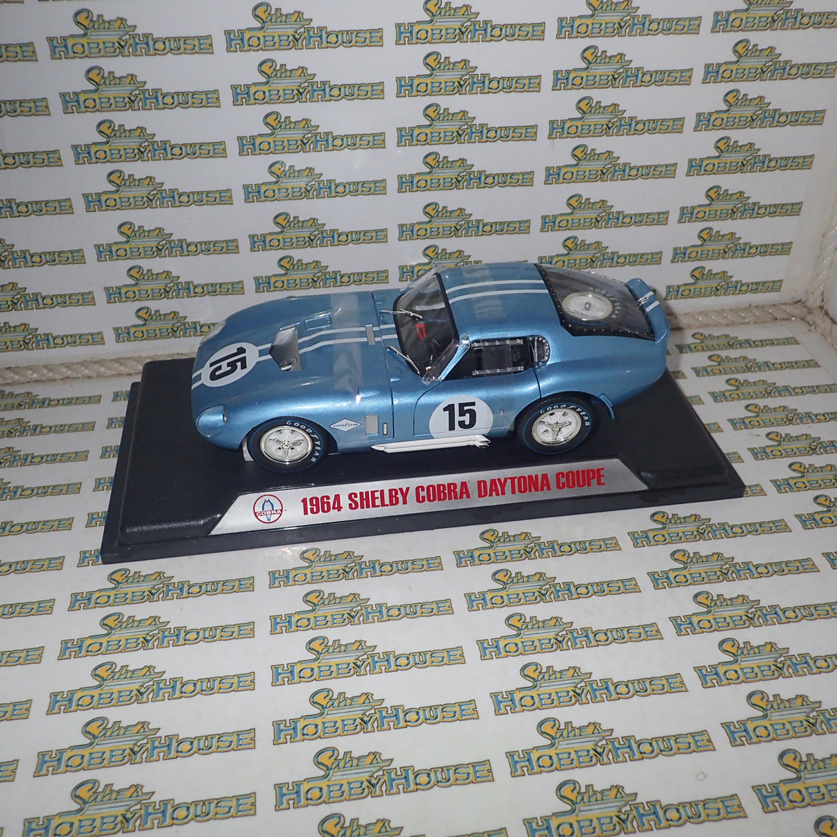 Shelby Collectibles SC18003 - 1/18 #15 1964 Daytona Coupe - Dan Gurney for President