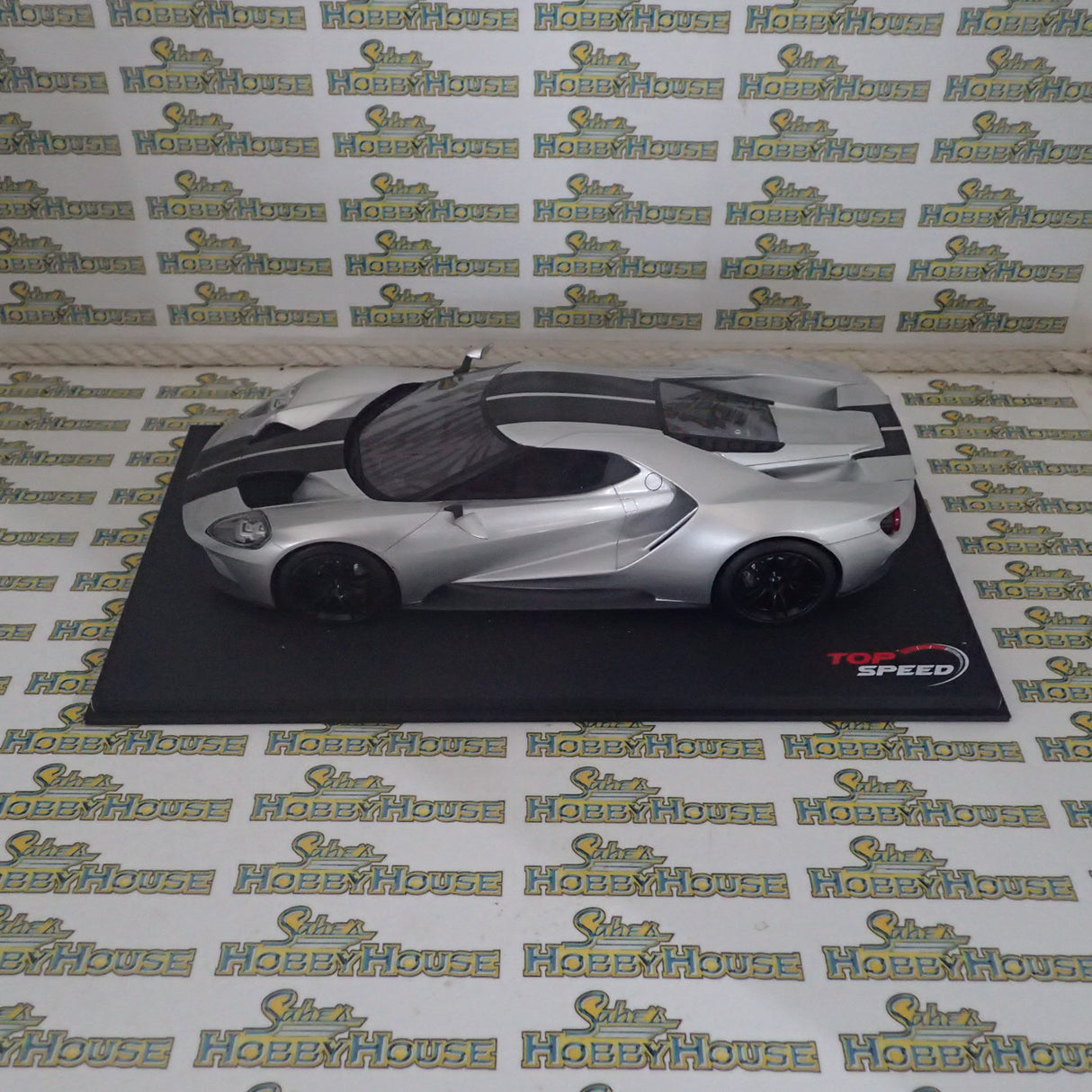 Top Speed TS0011 - 1/18 Scale Ford GT 2015 Chicago Auto Show - Ingot Silver Model Replica