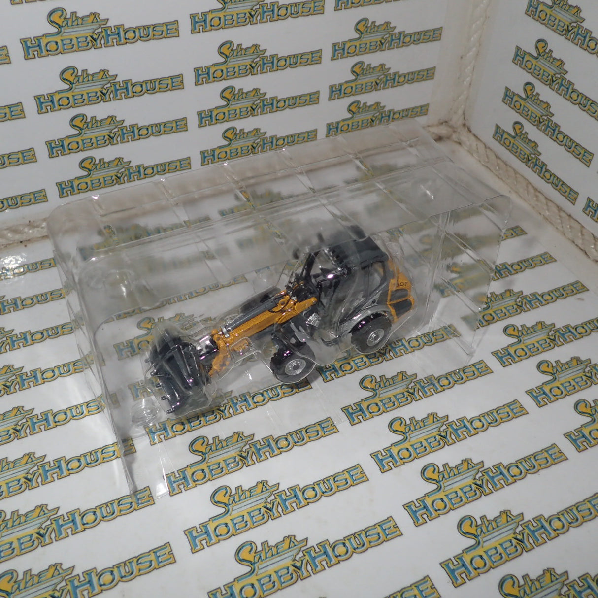 Universal Hobbies UH8060 - 1/50 Scale Kramer 750T Diecast Scale Model Replica