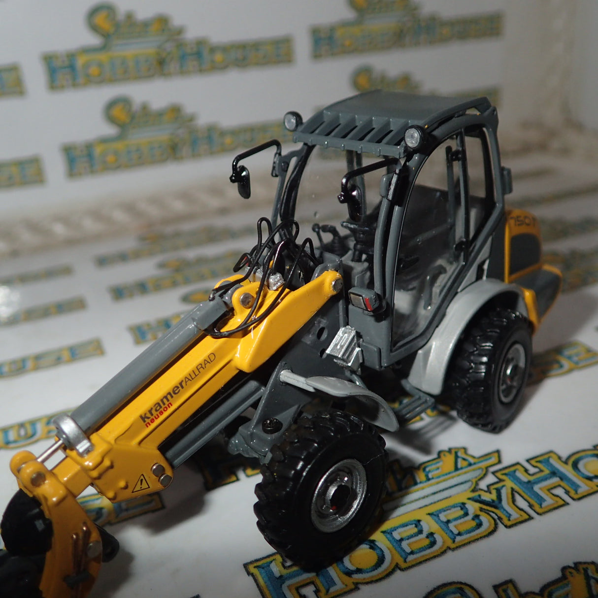 Universal Hobbies UH8060 - 1/50 Scale Kramer 750T Diecast Scale Model Replica