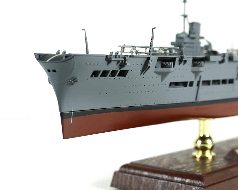 Forces of Valor FOV-861009A - 1/700 Scale - British HMS Ark Royal (91) aircraft carrier Diecast Scale Model Replica