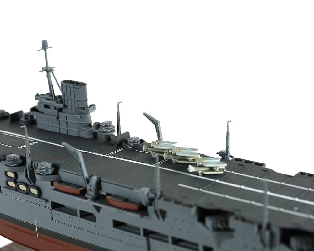 Forces of Valor FOV-861009A - 1/700 Scale - British HMS Ark Royal (91) aircraft carrier Diecast Scale Model Replica