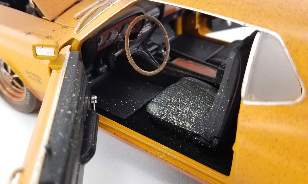ACME A1801838 - 1/18 Scale - PORKCHOP'S 1970 FORD MUSTANG BOSS 429 - BARN FIND BOSS Diecast Scale Model Replica
